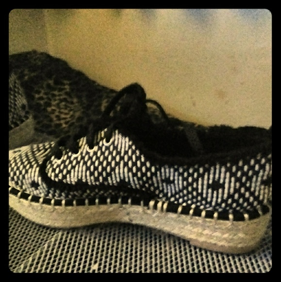 Shoes - Picture 1 of 2